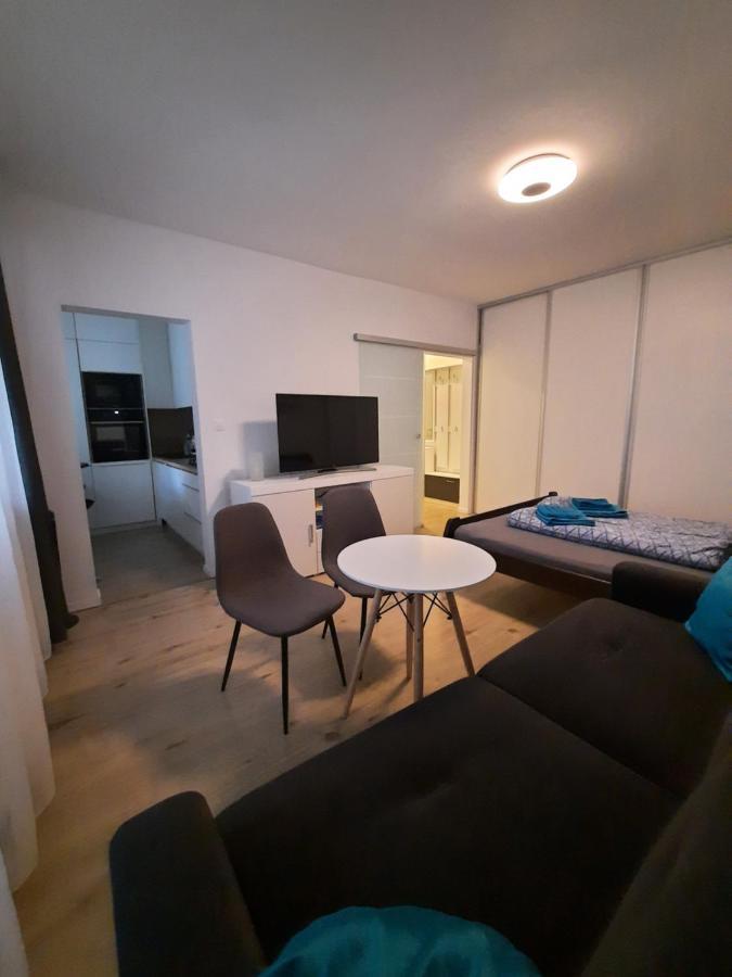 Apartment Klimka With Balcony, Free Wifi And Free Parking Bratislava Exterior foto