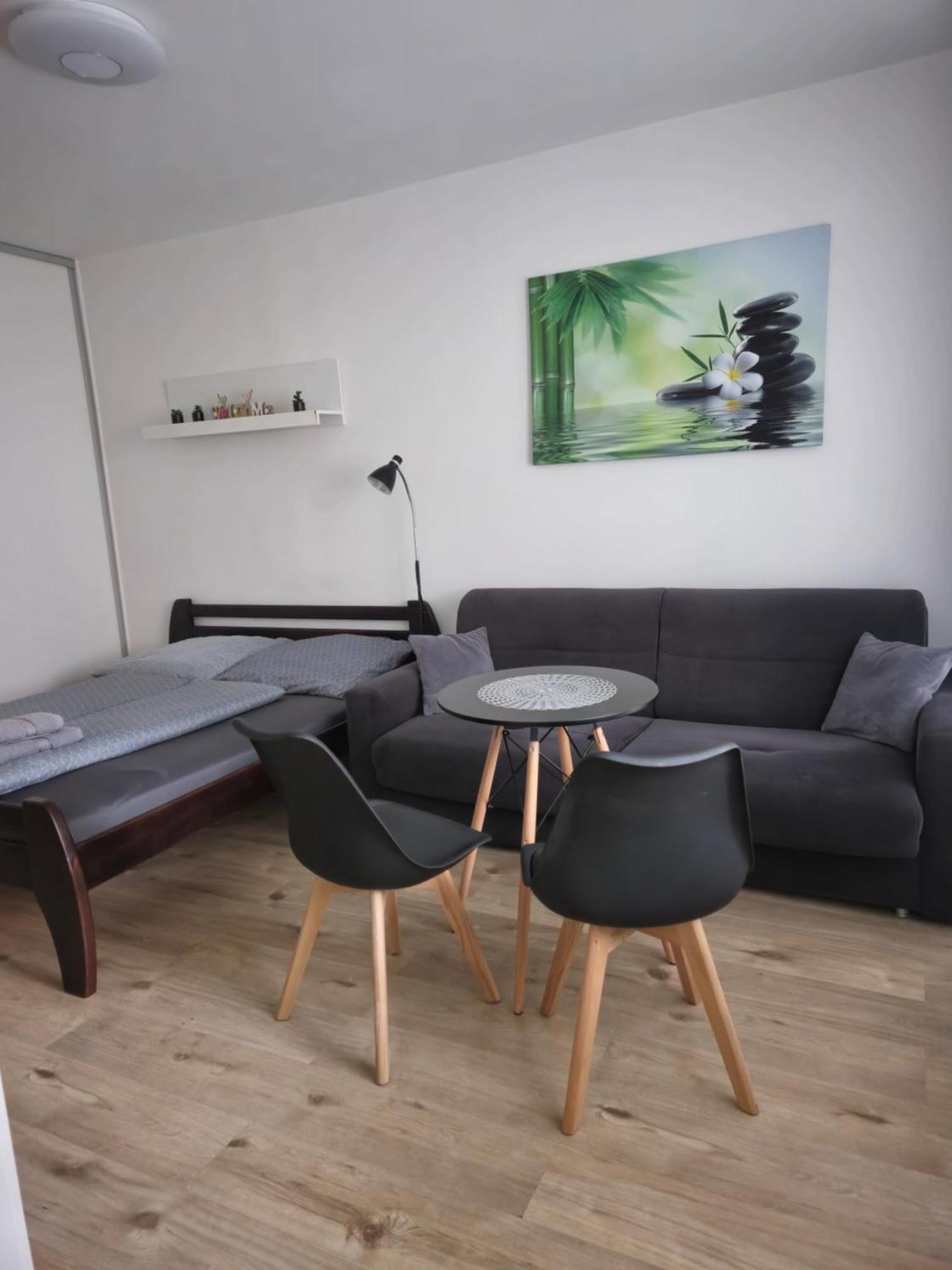 Apartment Klimka With Balcony, Free Wifi And Free Parking Bratislava Exterior foto